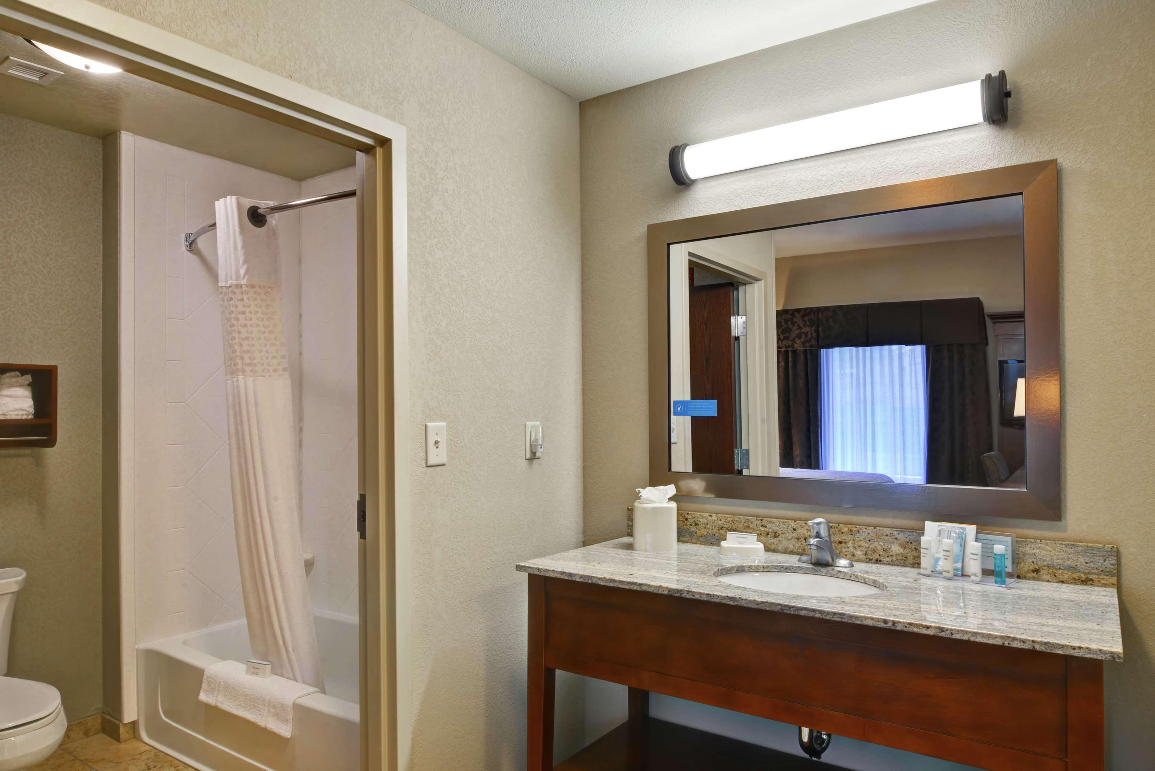 Hampton Inn And Suites New Hartford/Utica Εξωτερικό φωτογραφία
